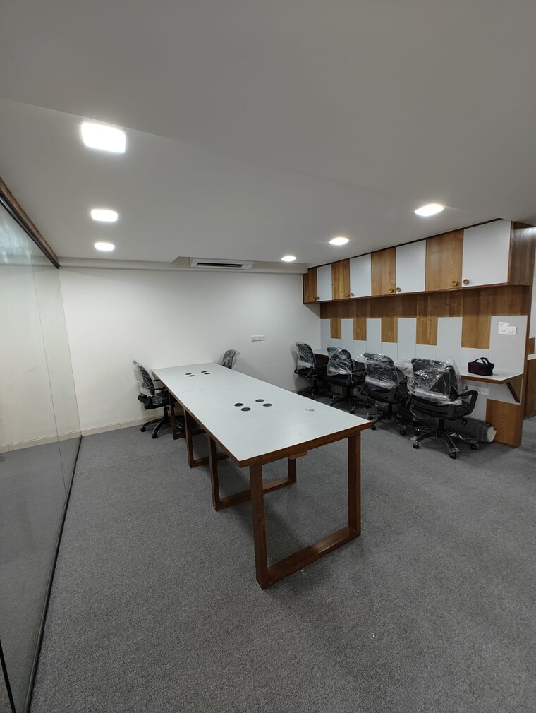 Team Area, zion-z-one Commercial Office Space 1600 Sq.Ft. In Bodakdev Ahmedabad 9165519
