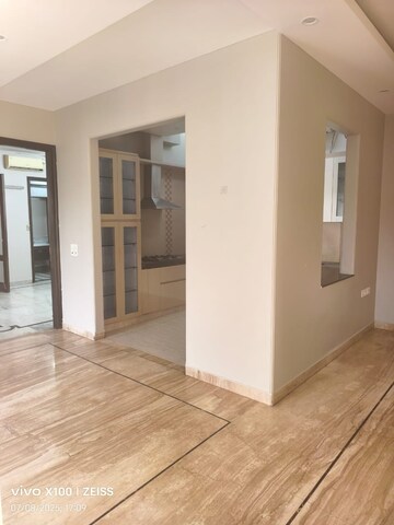 Room in 3 BHK Builder Floor at Green Park – for Rent