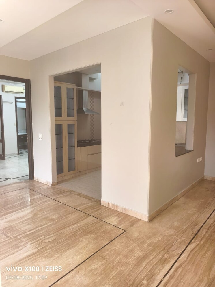 Room, green park 3 Bedroom 2140 Sq.Ft. Builder Floor In Green Park Delhi 9165561