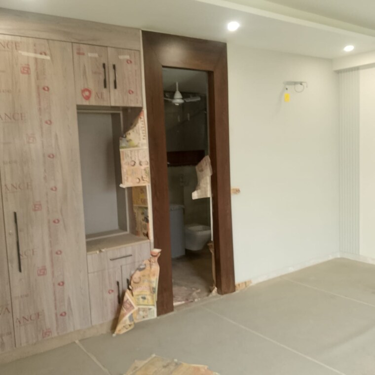 Room, hauz khas 3 Bedroom 275 Sq.Yd. Builder Floor In Hauz Khas Delhi 9165542