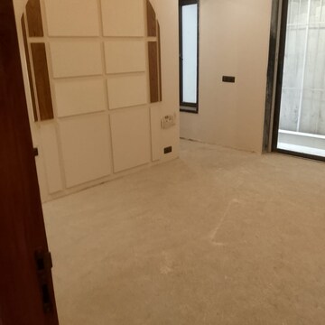 Room in 3 BHK Builder Floor at Hauz Khas – for Sale