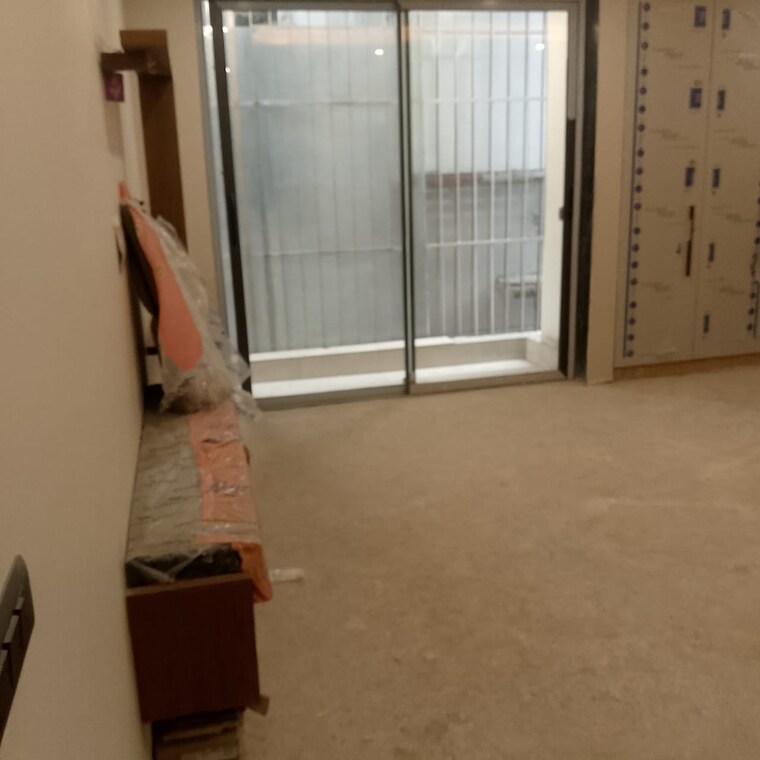 Room, hauz khas 3 Bedroom 275 Sq.Yd. Builder Floor In Hauz Khas Delhi 9165542