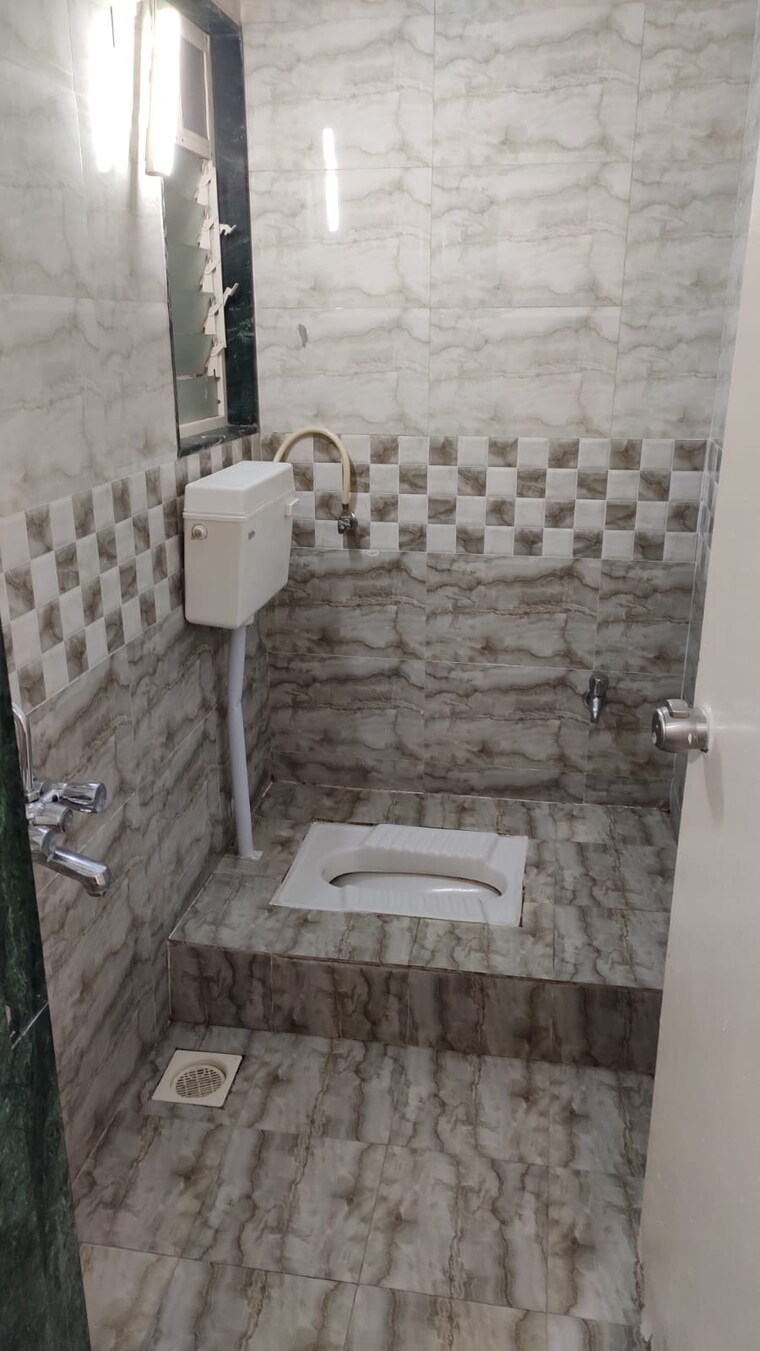 Bathroom, belvalkar-kalpak-chs 3 Bedroom 1050 Sq.Ft. Apartment In Dahanukar Colony Pune 9165541