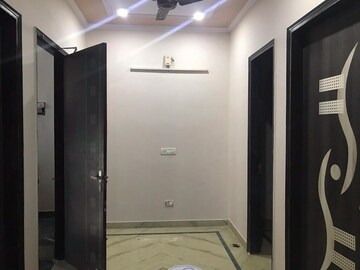 Bathroom in 2.5 BHK Builder Floor at Cosmos Floors, Sector 52 – for Rent