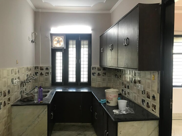 Kitchen, cosmos-floors 2.5 Bedroom 1100 Sq.Ft. Builder Floor In Sector 52 Gurgaon 9165589