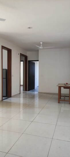 3 BHK + Pooja Room,Study Room,Extra Room Apartment For Sale in BPTP Discovery Park