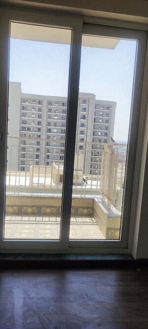 Building Lobby in 3 BHK Apartment at BPTP Discovery Park, Sector 80 – for Sale