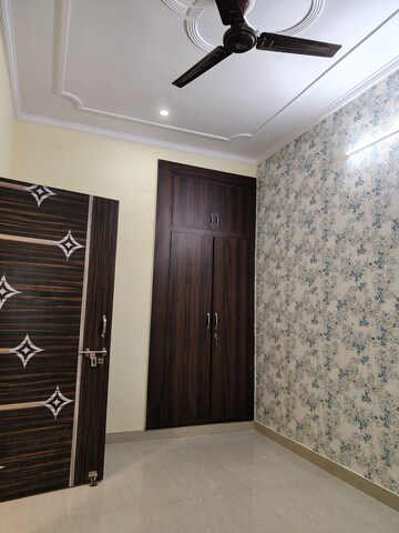 Room in 3 BHK Apartment at Patrakar Colony – for Sale
