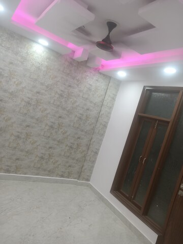 Furnished Amenities in 3 BHK Builder Floor at Govindpuri – for Sale