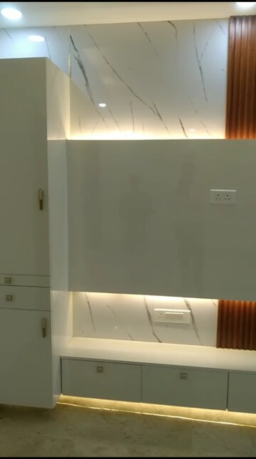 Furnished Amenities in 2.5 BHK Apartment at Amrapali Riverview, Amrapali Leisure Valley – for Rent