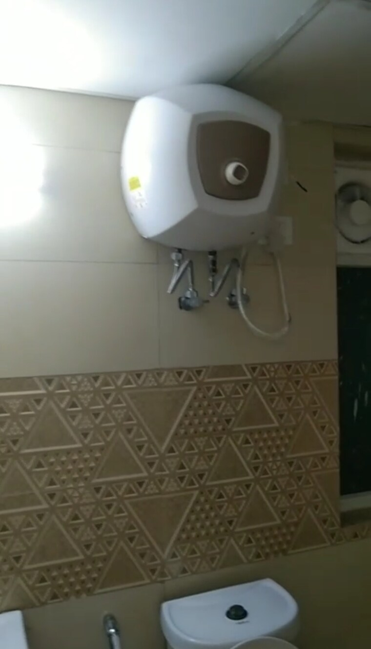 Bathroom, amrapali-riverview 2.5 Bedroom 1125 Sq.Ft. Apartment In Amrapali Leisure Valley Greater Noida 9165613