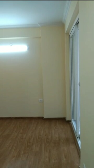 Room in 2.5 BHK Apartment at Amrapali Riverview, Amrapali Leisure Valley – for Rent