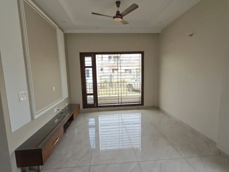 Room, sector 115 4 Bedroom 127 Sq.Yd. Independent House In Sector 115 Mohali 9165649