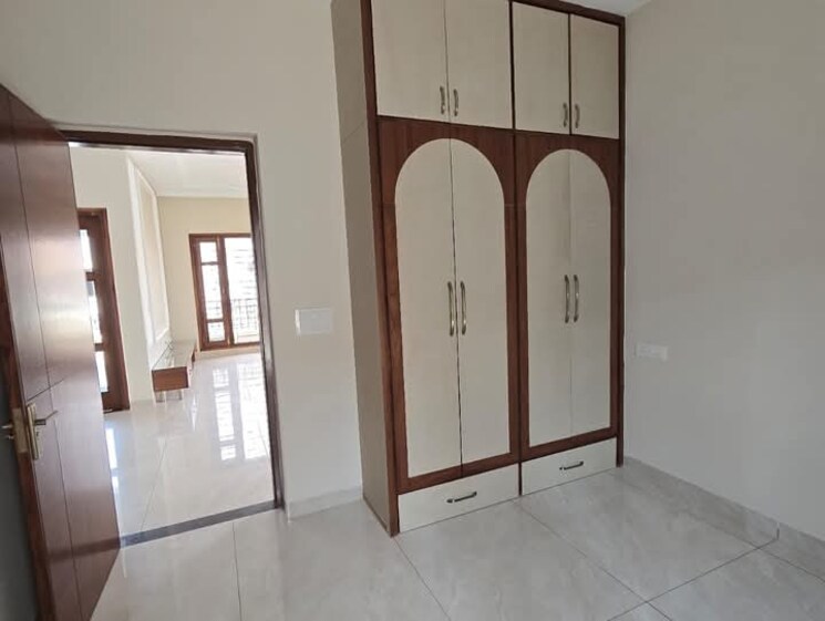 Room, sector 115 4 Bedroom 127 Sq.Yd. Independent House In Sector 115 Mohali 9165649
