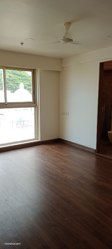 Room in 3 BHK Apartment at Ashar Navroze Apartment, Pali Hill – for Sale