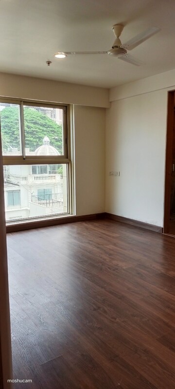 Room in 3 BHK Apartment at Ashar Navroze Apartment, Pali Hill – for Sale