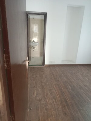 Room in 3 BHK Apartment at BPTP Park Elite Floors, Sector 85 – for Sale