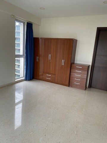 Room in 3 BHK Apartment at Supreme Badrinath, Khar West – for Sale