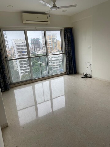 Room in 3 BHK Apartment at Supreme Badrinath, Khar West – for Sale
