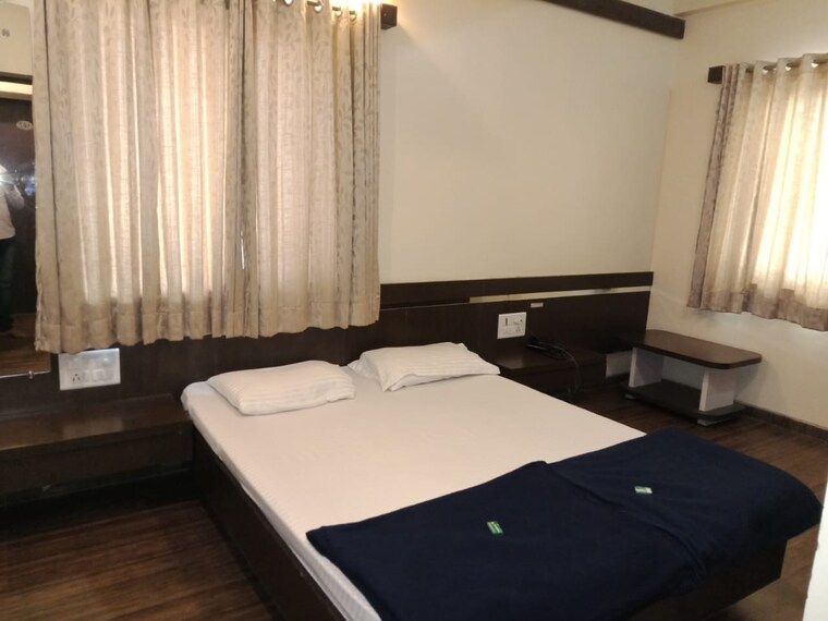 Bedroom, oberoi-realty-park-view 4 Bedroom 2160 Sq.Ft. Apartment In Kandivali East Mumbai 9165723