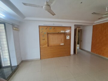 Room in 2.5 BHK Apartment at Neptune Living Point, Bhandup West – for Rent