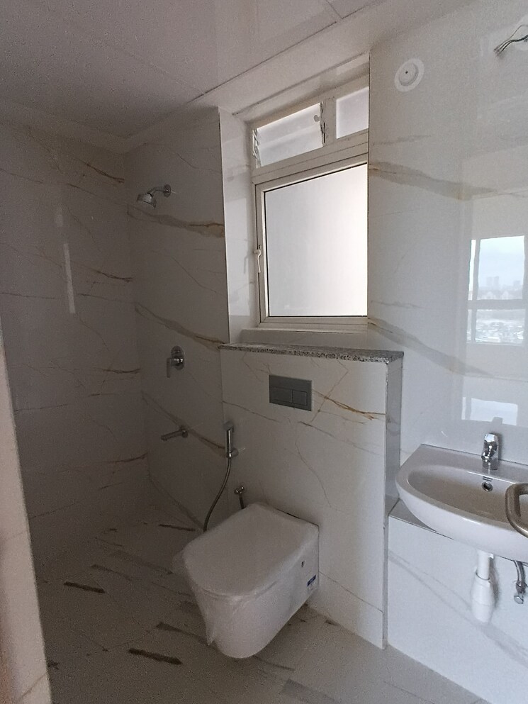 Bathroom, shapoorji-pallonji-siennaa 4 Bedroom 1680 Sq.Ft. Apartment In Kandivali East Mumbai 9165748