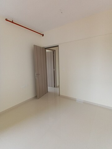 Room in 4 BHK Apartment at Shapoorji Pallonji Siennaa, Kandivali East – for Sale