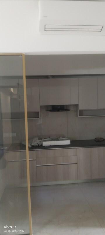 Bathroom in 3 BHK Builder Floor at Smart World Orchard, Sector 61 – for Rent