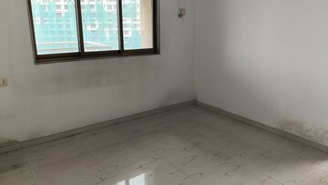 Room in 2 BHK Apartment at Lokhandwala Harmony, Worli – for Rent