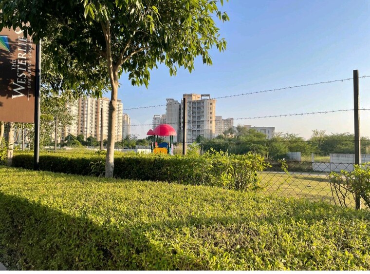 Garden, experion-the-westerlies  586 Sq.Yd. Plot In Sector 108 Gurgaon 9165754