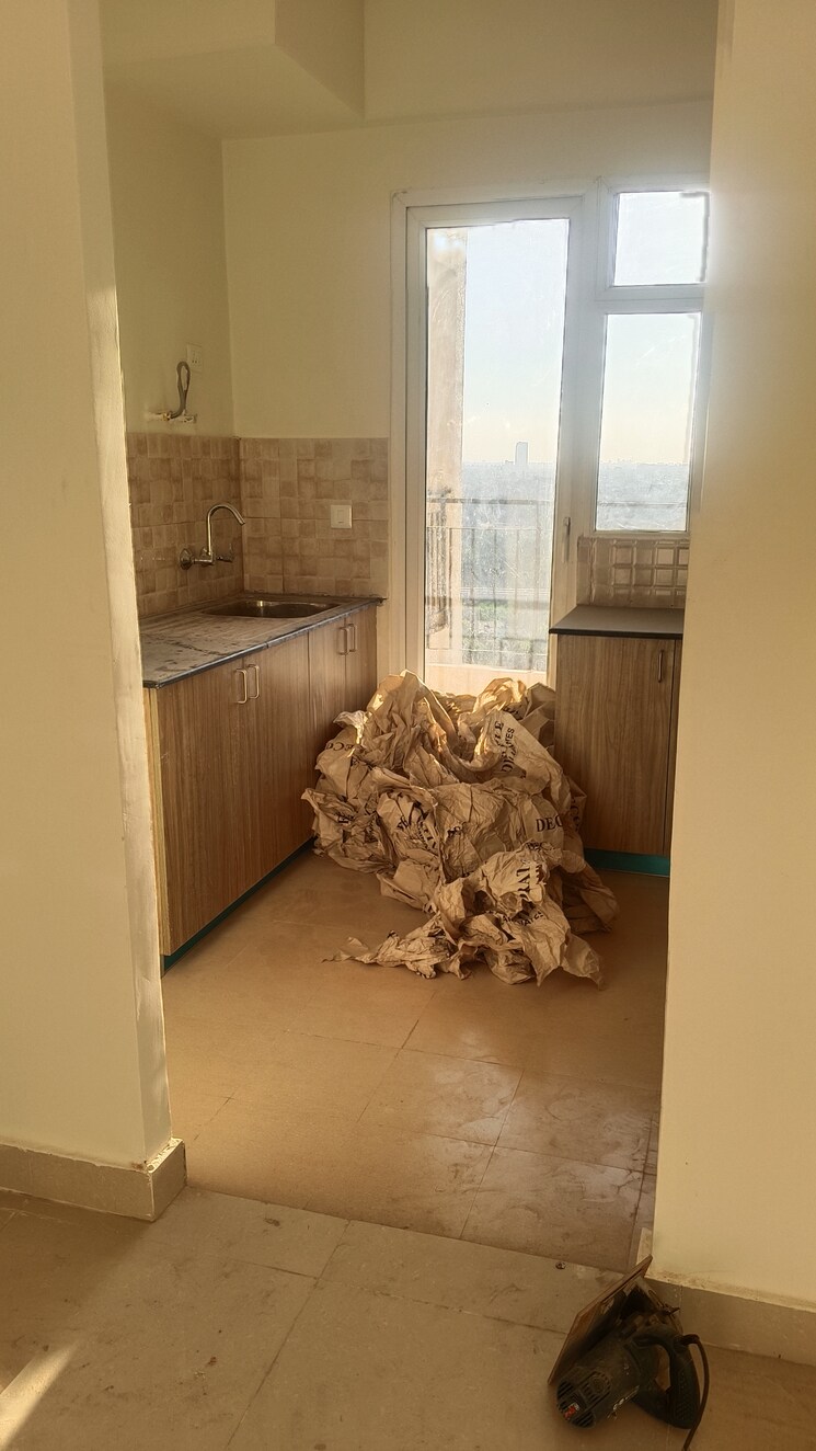 Room, amrapali-crystal-homes 4 Bedroom 2140 Sq.Ft. Apartment In Sector 76 Noida 9165887