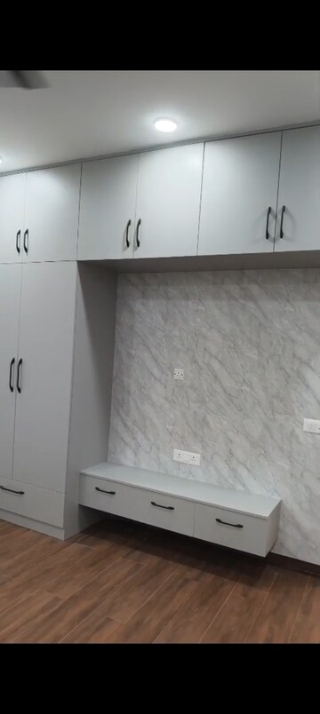 Room in 4 BHK Apartment at Sector 65 – for Rent