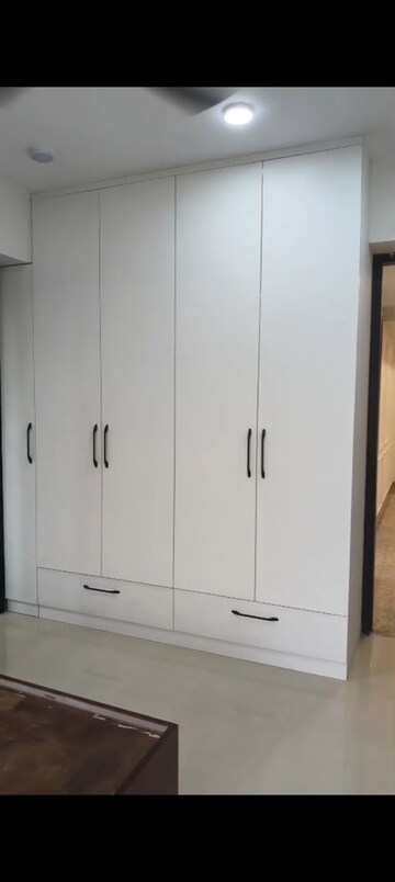Room in 4 BHK Apartment at Sector 65 – for Rent
