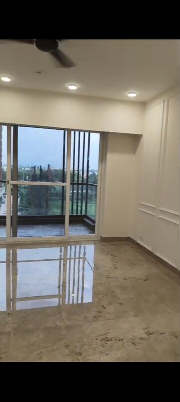 Room in 4 BHK Apartment at Sector 65 – for Rent