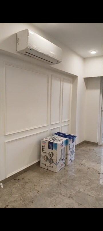 Room in 4 BHK Apartment at Sector 65 – for Rent