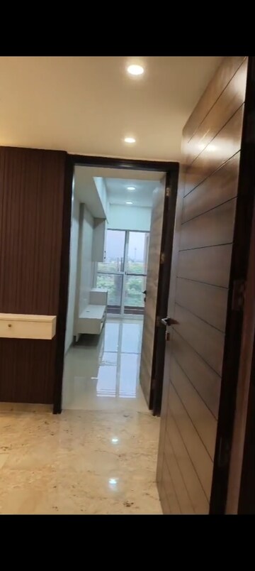 Room in 4 BHK Apartment at Sector 65 – for Rent