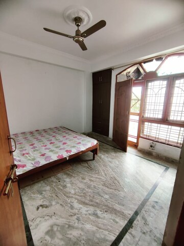1 RK Independent House For Rent in Aliganj Plaza, Aliganj