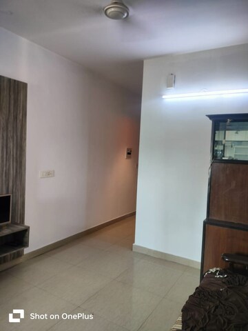 Room in 2 BHK Apartment at Tulip Lemon, Sector 69 – for Rent