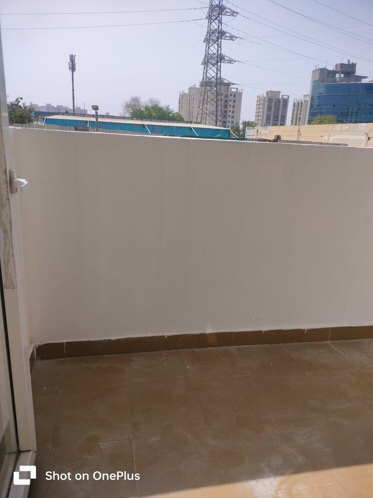 Balcony, tulip-lemon 2 Bedroom 526 Sq.Ft. Apartment In Sector 69 Gurgaon 9165854