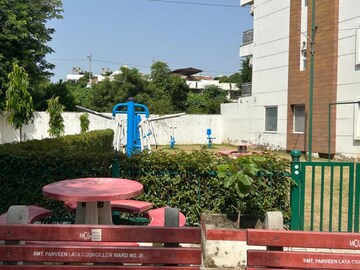 3 BHK Builder Floor – Exterior View View at Unitech South City II, Sector 50 - for Rent