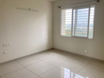 Room in 2.5 BHK Apartment at Prestige Lakeside Habitat, Varthur – for Rent