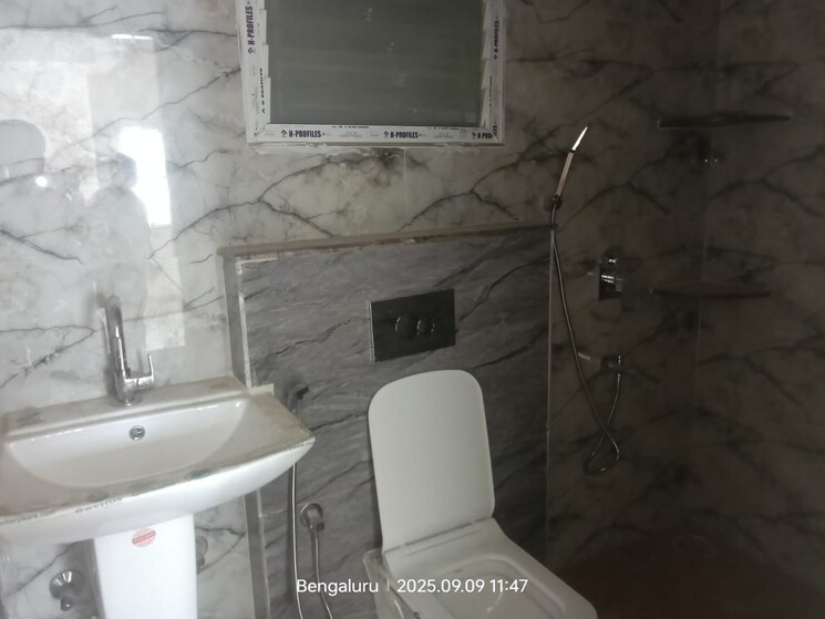 Bathroom, jp nagar phase 7 3 Bedroom 1600 Sq.Ft. Builder Floor In Jp Nagar Phase 7 Bangalore 9165938