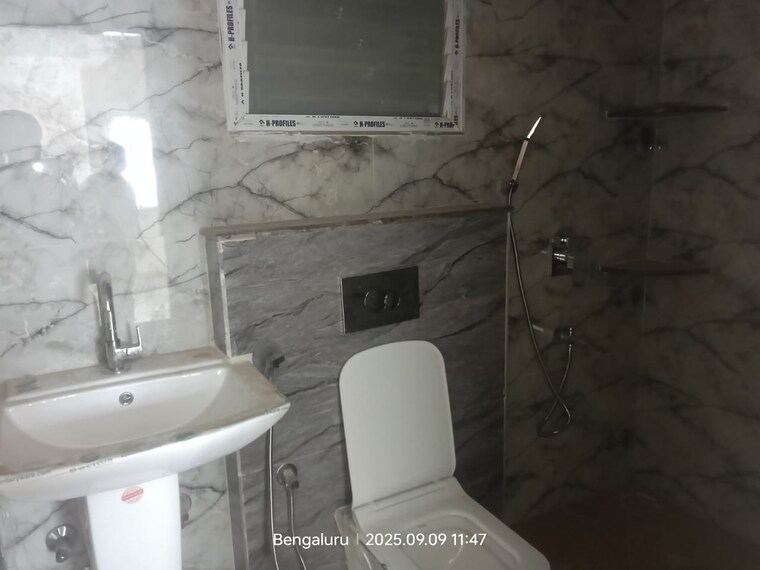 Bathroom, jp nagar phase 7 3 Bedroom 1600 Sq.Ft. Builder Floor In Jp Nagar Phase 7 Bangalore 9165938