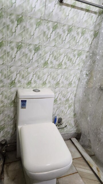 Bathroom in 2 BHK Builder Floor at Dlf Phase I – for Rent