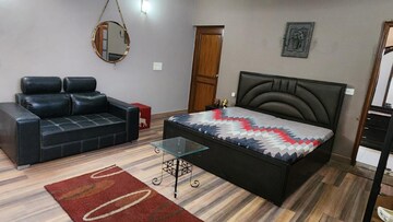 Bedroom in 2 BHK Builder Floor at Dlf Phase I – for Rent