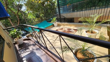 Balcony in 2 BHK Builder Floor at Dlf Phase I – for Rent
