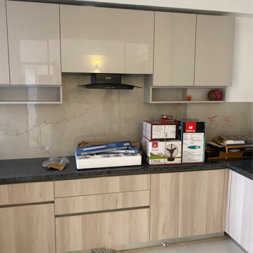Kitchen in 3.5 BHK Apartment at Smart World Orchard, Sector 61 – for Rent