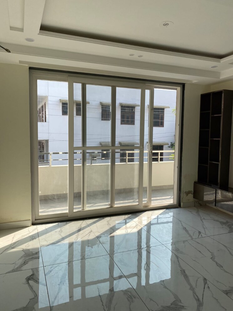 Room, new colony 3 Bedroom 3600 Sq.Ft. Builder Floor In New Colony Gurgaon 9166107