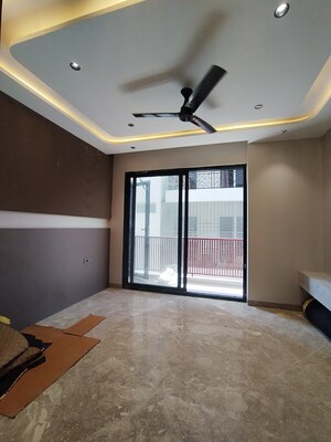 Room in 3 BHK Builder Floor at Sector 52 – for Sale