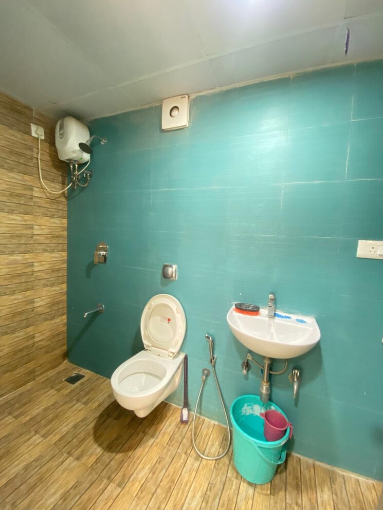 Bathroom, lodha-crown-quality-homes-dombivli 2 Bedroom 487 Sq.Ft. Apartment In Dombivli East Thane 9166091